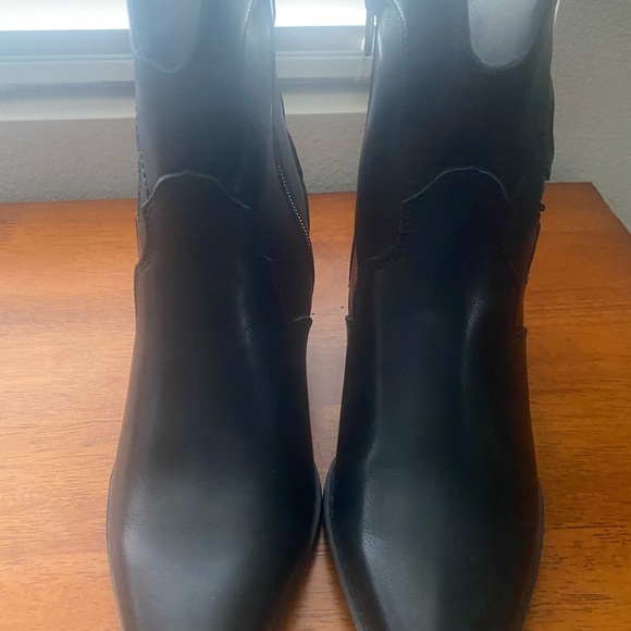 Wild Pair Boots/Lucie Western Booties - Picture 2 of 8